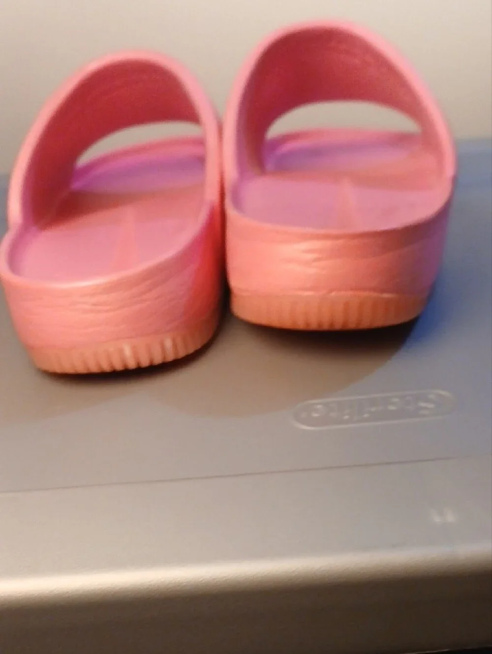Nike easy slip